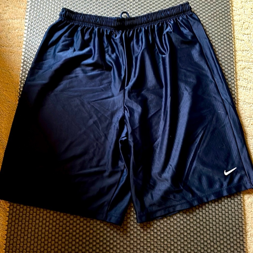 Nike Men’s navy blue athletic / basketball shorts
